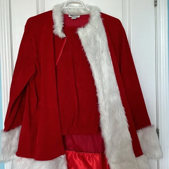 Santa suit, size large in great condition! Just in time for Christmas! 🎄 - Picture 5 of 6